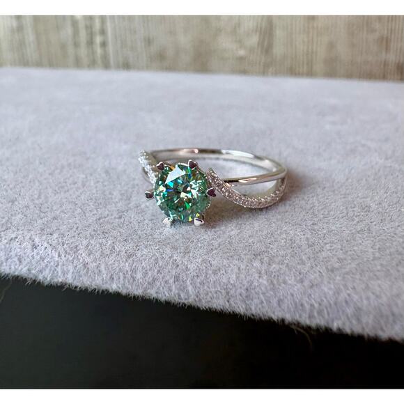 NEW 1ct Aquamarine Moissanite in AU750 -sz.8.25 - Picture 2 of 9